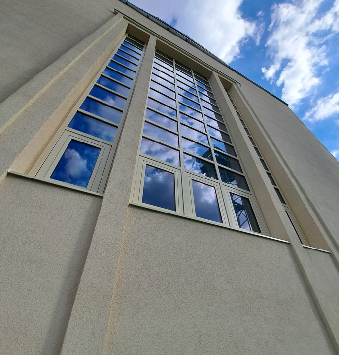 Détail de profilés aluminium pour façade sur mesure