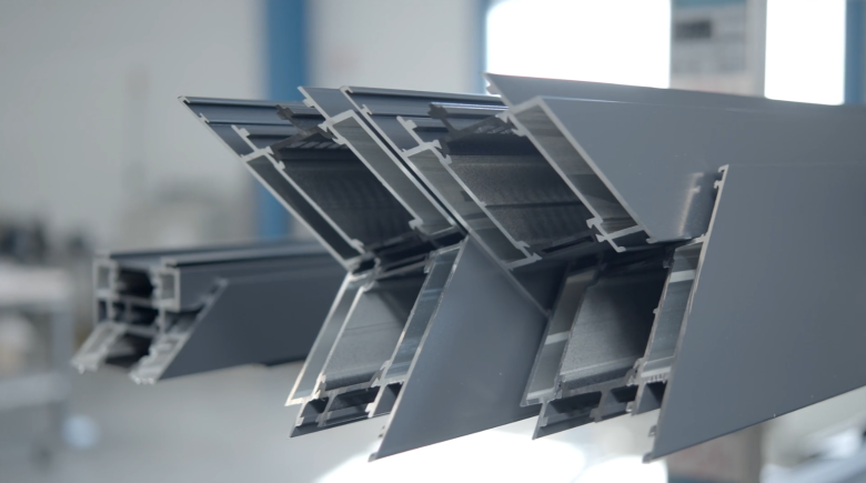 Menuiseries aluminium sur-mesure KAPECI Aluminium Port 01