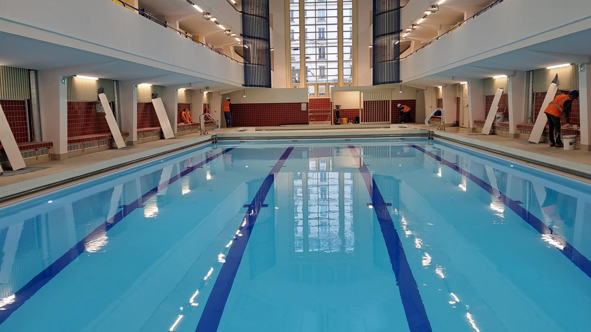 Murs rideaux aluminium installés à la piscine Château Landon, Paris 10