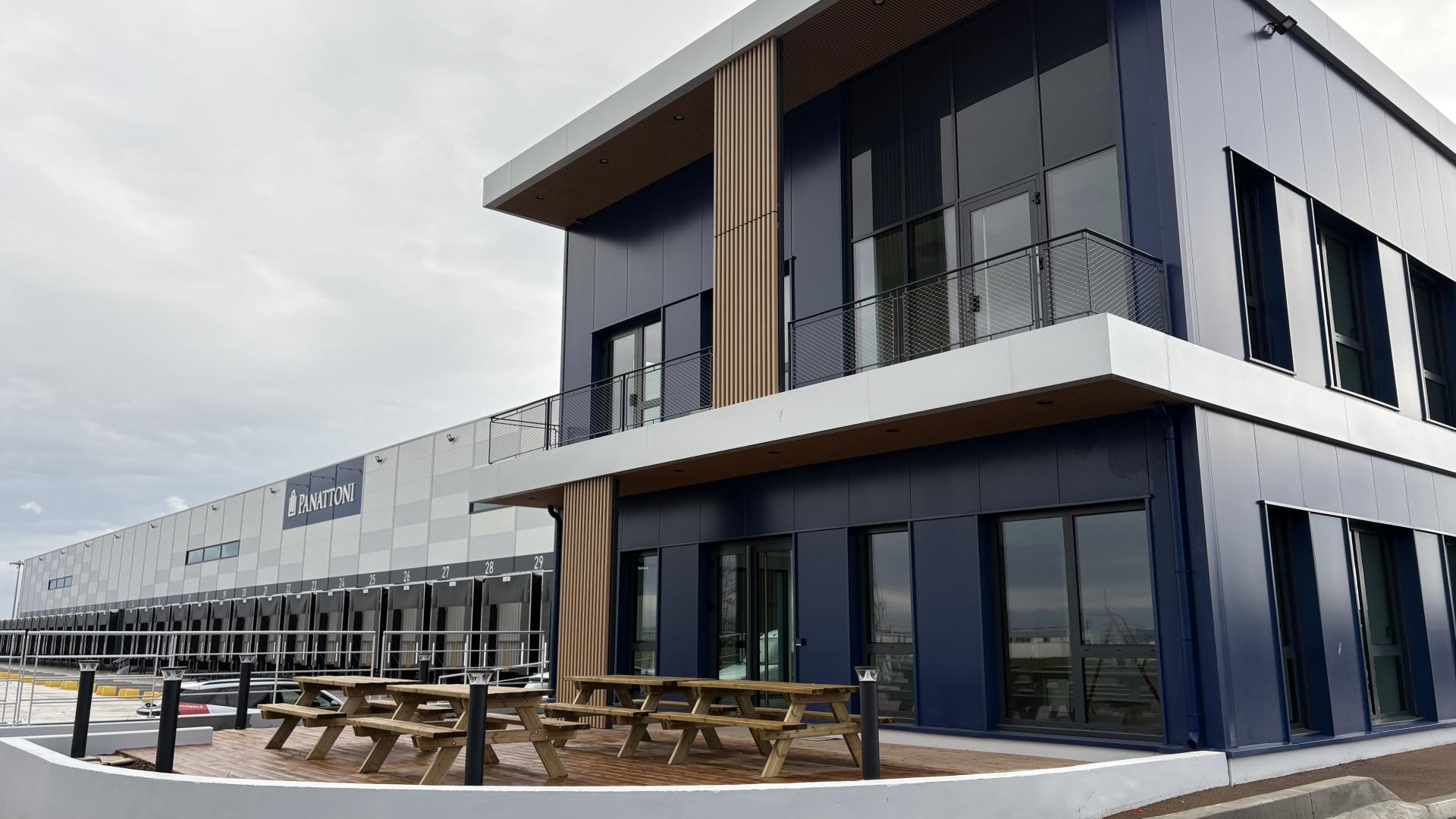 Messagerie et bureaux Colombier-Saugnieu – KAPECI Aluminium – Rhône 69