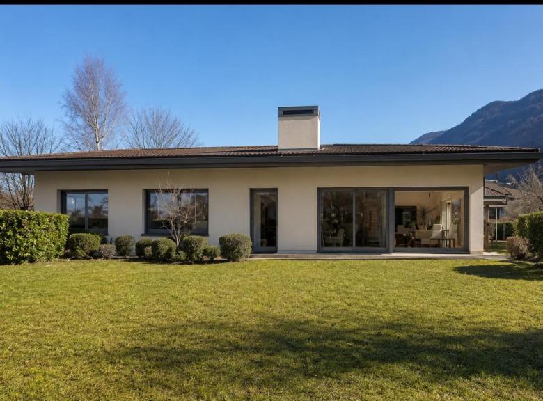 Villa Annecy avec menuiseries aluminium sur mesure INNEAL