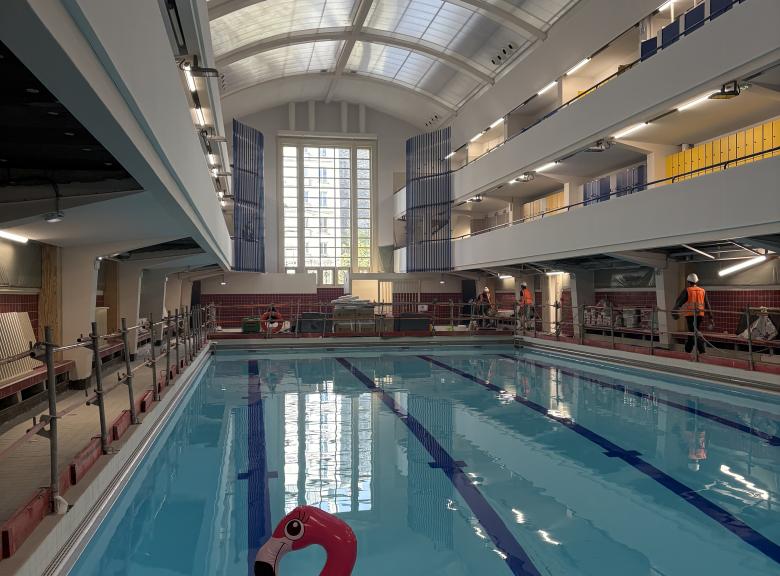 Installation de menuiseries aluminium sur un ERP à Valence, Drôme