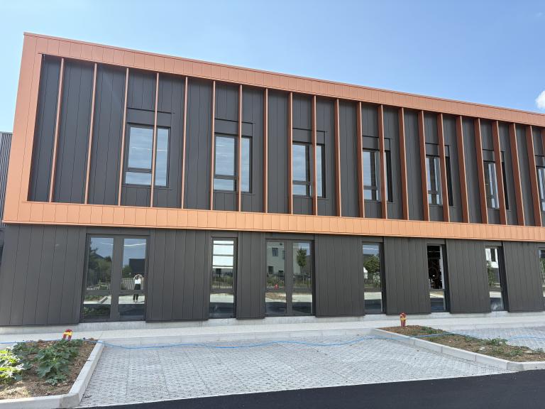 Chantier menuiseries aluminium à Saint-Priest réalisé par KAPECI Aluminium