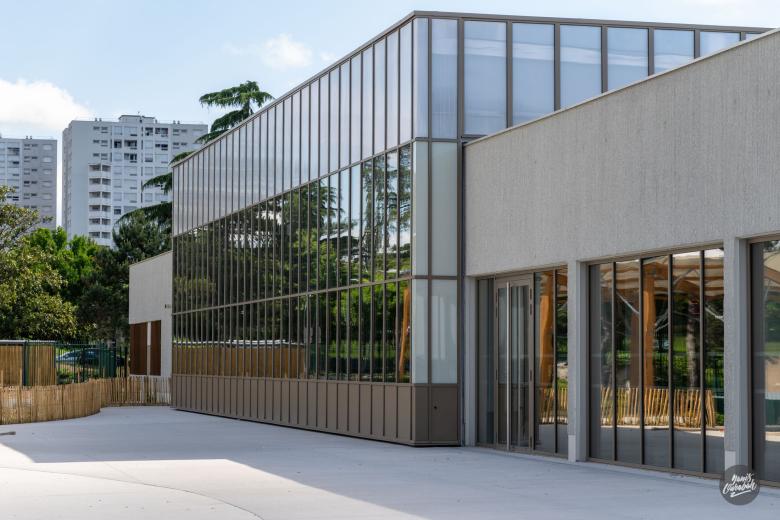 façade menuiserie aluminium piscine delaune vénissieux