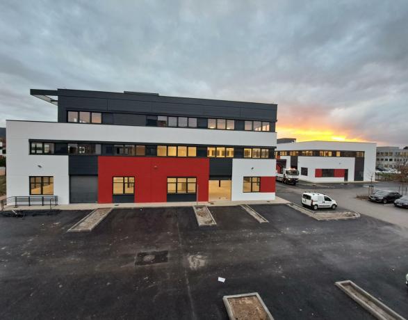 Menuiseries aluminium KAPECI Aluminium sur bâtiment tertiaire à Dardilly 69